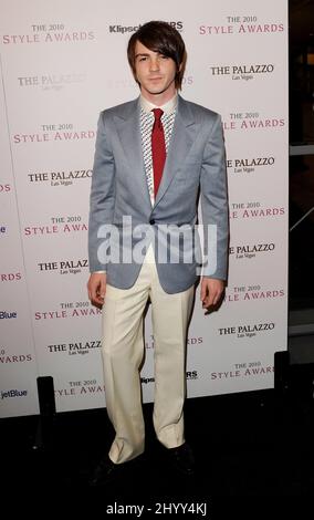 Drake Bell al 2010 Hollywood Style Awards, tenuto presso l'Hammer Museum di Westwood, California. Foto Stock