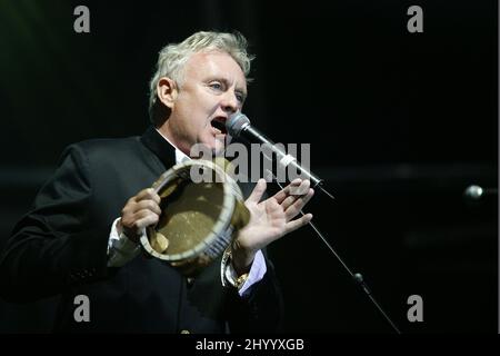 Roger Taylor, il batterista della Regina, si esibisce al concerto di beneficenza Band du Lac a Wintersall, Surrey, 11th giugno 2005 Foto Stock