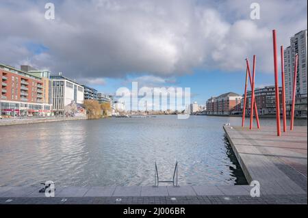 Dublino 2022 marzo: I Docklands di Dublino sono un'area della città di ​​the di Dublino, Irlanda, su entrambi i lati del fiume Liffey, a circa dal Talbot Memorial Bridg Foto Stock