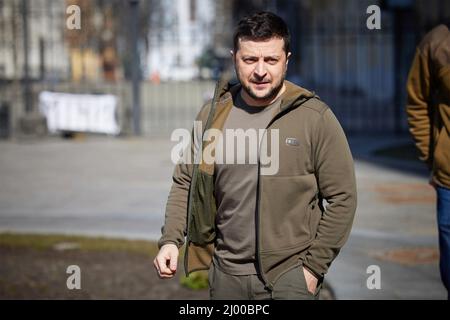 Kiev, Ucraina. 14th Mar 2022. Il presidente ucraino Volodymyr Zelenskyy celebra la Giornata del Volontariato con un messaggio di unità per il popolo ucraino, 14 marzo 2022 a Kiev, Ucraina. Credit: Ukraine Presidency/Ukraine Presidency/Alamy Live News Foto Stock