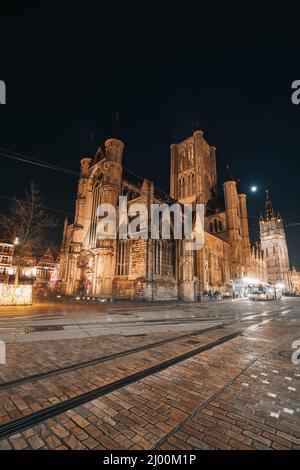 Chiesa di San Nicola a Gand durante la notte Foto Stock