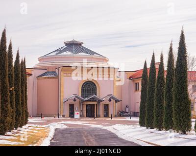 Tulsa, FEB 26 2022 - Vista esterna dell'edificio principale del Philbrook Museum of Art Foto Stock