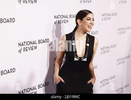 New York, Stati Uniti. 15th Mar 2022. Stephanie Beatriz arriva sul tappeto rosso al National Board of Review annuale gala a Cipriani 42nd Street martedì 15 marzo 2022 a New York City. Foto di John Angelillo/UPI Credit: UPI/Alamy Live News Foto Stock