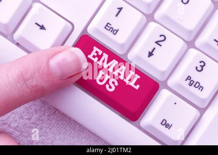 Segno che visualizza Email noi. Concetto di business Invio di un messaggio commerciale a un gruppo di mostrare utilizzando mail Browsing Online Transaction History, creazione Foto Stock