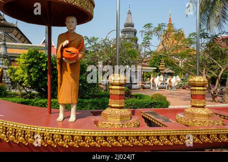 Siem Reap, Cambogia - Febbraio 2022: Il tempio Wat Preah Prom Rath a Siem Reap il 9 Febbraio 2022 in Cambogia. Foto Stock