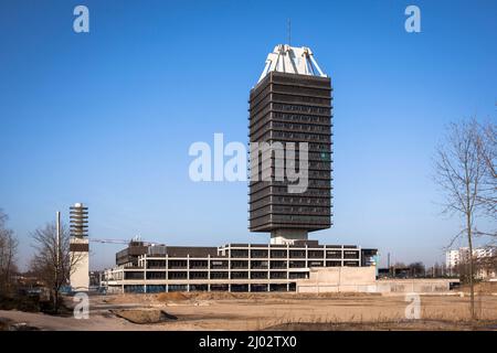 Alto edificio del Deutschlandfunk (stazione radio pubblica tedesca) nel distretto di Raderberg, Colonia, Germania. Hochhaus des Deutsch Foto Stock