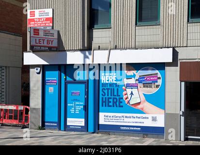 Ramo di Currys chiuso, e proprietà di lasciare, a Barnsley, South Yorkshire, Inghilterra Regno Unito Foto Stock