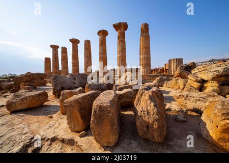 Tempio di Ercole, Valle dei Templi, Patrimonio dell'Umanità dell'UNESCO, Agrigento, Sicilia, Italia, Europa Foto Stock