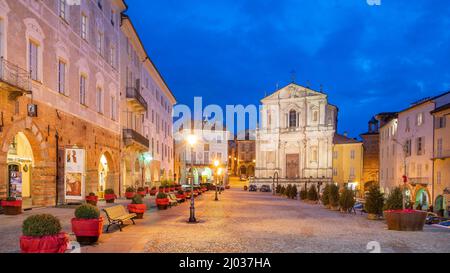 Piazza maggiore, Mondovi, Cuneo, Piemonte, Italia, Europa Foto Stock