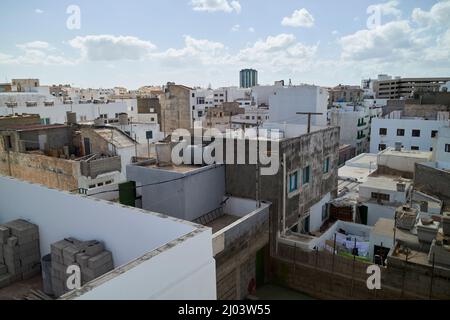 vista panoramica degli edifici di appartamenti nella zona di san gines nel centro di arrecife lanzarote isole canarie spagna Foto Stock