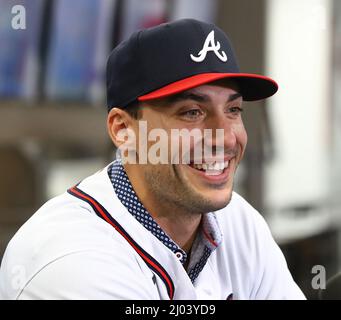 Porto Nord, Stati Uniti. 15th Mar 2022. Atlanta Braves ha appena acquisito il primo baseman All-Star Matt Olson, firmato per un contratto di otto anni, $168 milioni che si svolge per la stagione 2029, è tutti sorrisi dopo aver indossato il suo nuovo cappello durante la sua conferenza stampa introduttiva alla Spring Training a CoolToday Park martedì 15 marzo 2022, nel Porto Nord, Florida. (Foto di Curtis Compton/The Atlanta Journal-Constitution/TNS/Sipa USA) Credit: Sipa USA/Alamy Live News Foto Stock