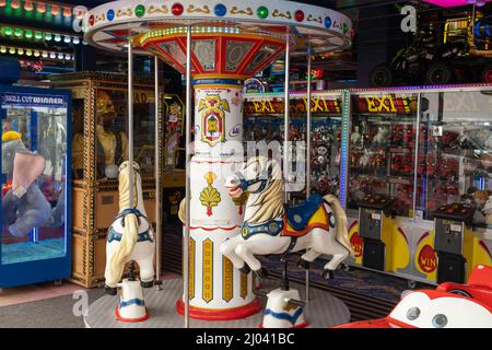 Arcate di divertimento lungo Marine Parade Great Yarmouth Norfolk Inghilterra Foto Stock