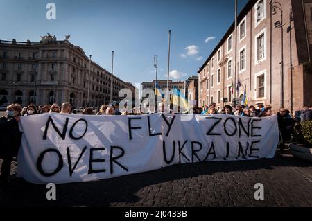 Roma, Italia. 13th Mar 2022. (3/13/2022) dimostrazione della comunità Ucraina che vive a Roma contro l'invasione russa dell'Ucraina. (Foto di Andrea Ronchini/Pacific Press/Sipa USA) Credit: Sipa USA/Alamy Live News Foto Stock