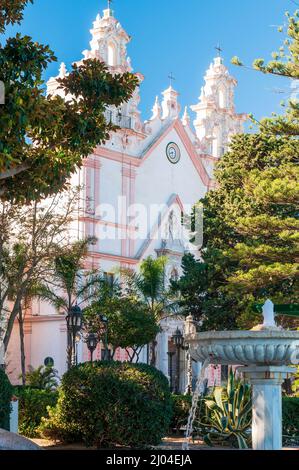 Bella chiesa barocca, la Chiesa di Carmen/ Iglesia del Carmen, nella città di Cadice, Spagna Foto Stock