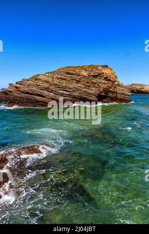 Playa de las Catedrales con formaciones rocosas en Ribadeo, Galizia Foto Stock