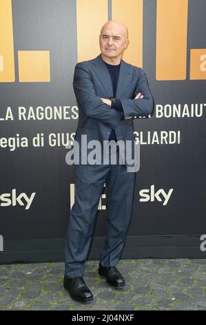 Luca Zingaretti partecipa alla fotocellula della serie Sky tv il Re allo spazio moderno Cinema. (Foto di Mario Cartelli / SOPA Images/Sipa USA) Foto Stock