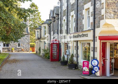 The Village Store & Post Office at Tomintoul, Moray, Scotland UK. Foto Stock