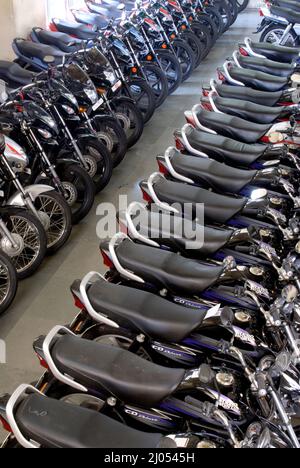 Amreli Gujarat India Sep.30 2009 Abstract Group of Big Bike Honda moto New Model super bike at showroom Big Wing Amreli District Foto Stock