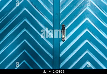 Blue door, castello di Welfenschloss, Hannoversch Münden, bassa Sassonia, Germania, Europa Foto Stock