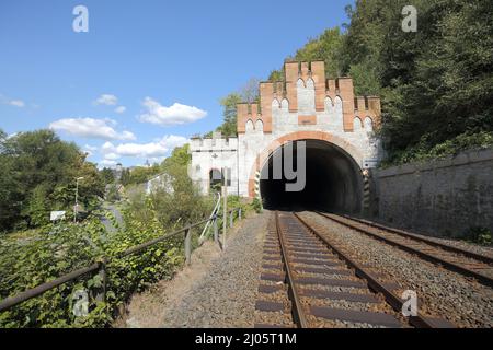 Tunnel ferroviario a Weilburg, Hesse, Germania Foto Stock