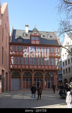 Casa a graticcio Goldenen Waage del nuovo centro storico di Francoforte, Assia, Germania Foto Stock