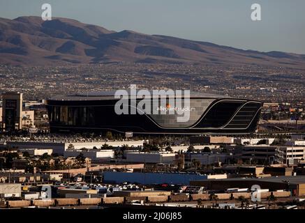 Las Vegas, Nevada, Stati Uniti. 9th Mar 2022. Lo stadio Allegiant, da $1,9 miliardi di persone, è sede dei Las Vegas Raiders e della University of Nevada, dei ribelli di Las Vegas ed è previsto per ospitare il Super Bowl LVIII. (Credit Image: © K.C. Filo Alfred/ZUMA Press) Foto Stock