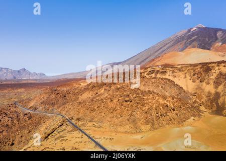 Il paesaggio desertico del pianeta rosso simile a Marte. Parco Nazionale del Teide sull'isola di Tenerife.canary isole, Spagna. Foto Stock