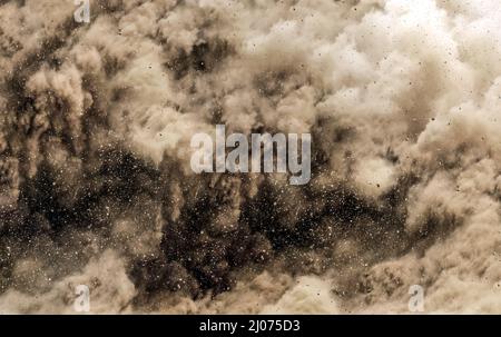 Primo piano dell'esplosione di detonatori nel deserto Foto Stock