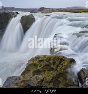 Cascata Hrafnabjargafoss. Gli altopiani in Islanda vicino alla strada F26, la pista Sprengisandur 4x4. Europa, Nord Europa, Islanda Foto Stock