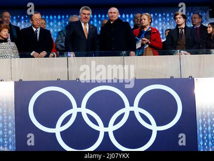 Cerimonia di apertura sochi 2014 Eršffnungsfeier ERoeffnungsfeier Presidente del CIO Dr. Thomas Bach mit Presidente Wladimir Vladimir Putin © diebilderwelt / Alamy Stock Foto Stock