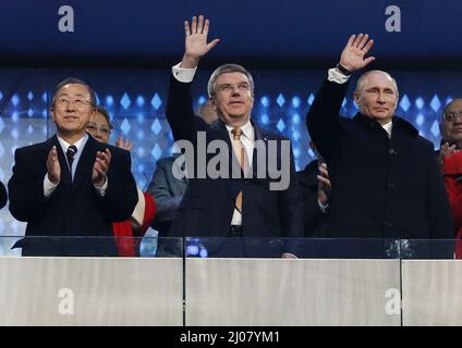 Cerimonia di apertura sochi 2014 Eršffnungsfeier ERoeffnungsfeier Presidente del CIO Dr. Thomas Bach mit Presidente Wladimir Vladimir Putin © diebilderwelt / Alamy Stock Foto Stock