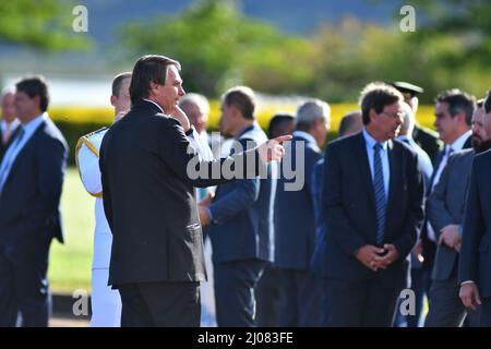 Brasilia, Brasile. 17th Mar 2022. Giovedì (17) il Presidente Jair Bolsonaro (PL) partecipa alla cerimonia di sollevamento della bandiera insieme a tutti i Ministri di Palácio da Alvorada. Nella foto, Presidente Jair Bolsonaro. (Foto: Antonio Molina/Fotoarena) Credit: Foto Arena LTDA/Alamy Live News Foto Stock