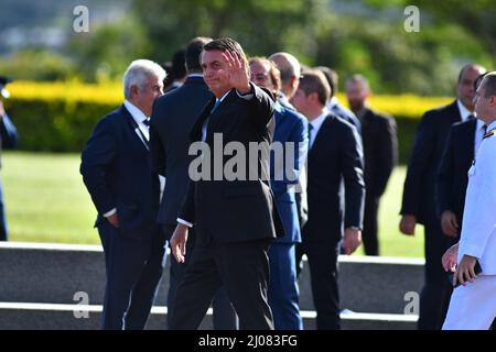 Brasilia, Brasile. 17th Mar 2022. Giovedì (17) il Presidente Jair Bolsonaro (PL) partecipa alla cerimonia di sollevamento della bandiera insieme a tutti i Ministri di Palácio da Alvorada. Nella foto, Presidente Jair Bolsonaro. (Foto: Antonio Molina/Fotoarena) Credit: Foto Arena LTDA/Alamy Live News Foto Stock