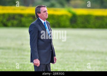 Brasilia, Brasile. 17th Mar 2022. Giovedì (17) il Presidente Jair Bolsonaro (PL) partecipa alla cerimonia di sollevamento della bandiera insieme a tutti i Ministri di Palácio da Alvorada. Nella foto, Presidente Jair Bolsonaro. (Foto: Antonio Molina/Fotoarena) Credit: Foto Arena LTDA/Alamy Live News Foto Stock