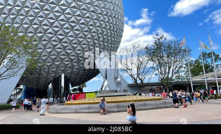 Orlando, FL USA- 27 Aprile 2021: Il giro della Terra di Spaceship a EPCOT nel Walt Disney World di Orlando, Florida. Foto Stock