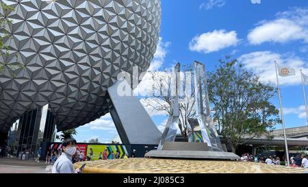 Orlando, FL USA- 27 Aprile 2021: Il giro della Terra di Spaceship a EPCOT nel Walt Disney World di Orlando, Florida. Foto Stock