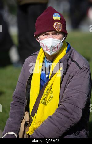 Edimburgo, Regno Unito. 17th Mar 2022. Manifestazione Ucraina al di fuori del Parlamento scozzese. Edimburgo. Scozia. PIC Credit: Pako Mera/Alamy Live News Foto Stock