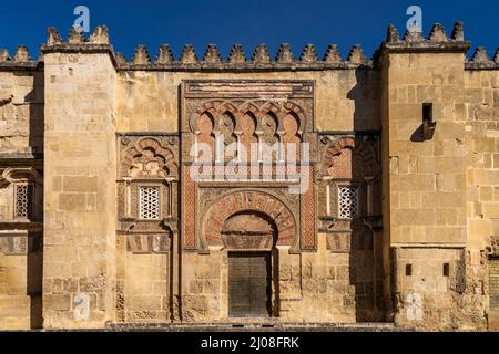 Tor zur Mezquita - Catedral de Córdoba in Cordoba, Andalusia, Spanien | Mezquita - Moschea – Cattedrale della porta di Córdoba, Cordoba, Andalusia, Spagna Foto Stock