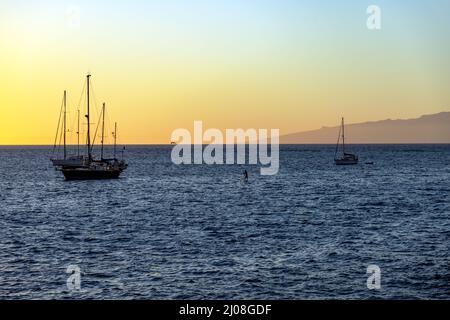 Tenerife barche al tramonto, Adeje Foto Stock