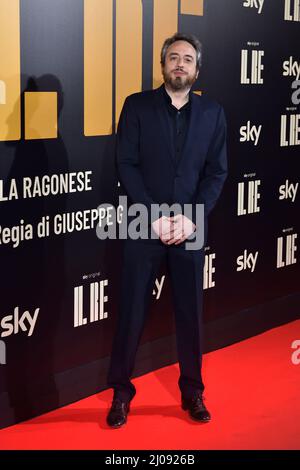 Roma, Italia. 17th Mar 2022. Il regista Giuseppe Gagliardi partecipa alla prima serie televisiva. Il Re, a Roma, (Italia).March 16th 2022 Credit: dpa picture Alliance/Alamy Live News Foto Stock