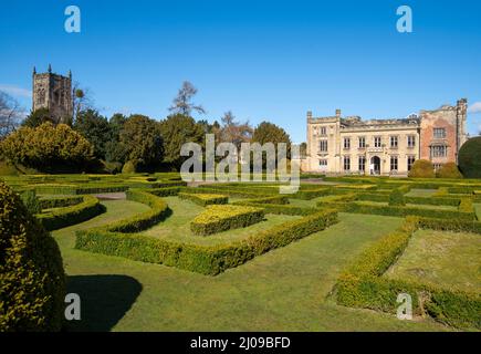 Primavera al castello di Elvaston nel Derbyshire, Inghilterra Regno Unito Foto Stock