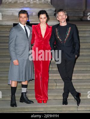 Londra, Regno Unito. 17th Mar 2022. Oscar Isaac, May Calamawy ed Ethan Hawke arriva allo Special Screening of Moon Knight giovedì 17 marzo 2022 al British Museum Credit: Julie Edwards/Alamy Live News Foto Stock