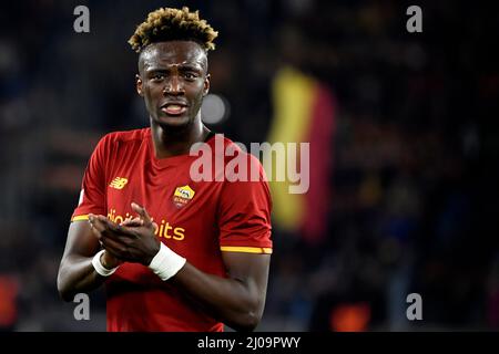 Roma, Italia. 17th Mar 2022. Tammy Abraham of AS Rome festeggia al termine della conferenza di campionato del 16 tra AS Rome e Vitesse allo stadio Olimpico di Roma (Italia), 17th marzo 2022. Foto Antonietta Baldassarre/Insidefoto Credit: Ininsidefoto srl/Alamy Live News Foto Stock