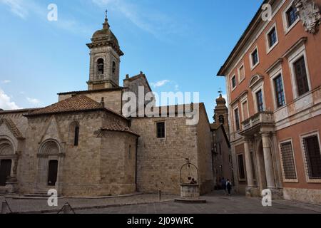 Chiesa Collegiata nel centro storico di San Quirico d'Orcia, Provincia di Siena, Regione Toscana, Italia Foto Stock