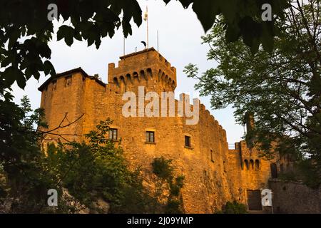 Fortezza di Guaita sul Monte Titano, la prima torre delle tre Torri di San Marino, Repubblica di San Marino Foto Stock