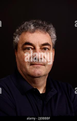 Potsdam, Germania. 17th Mar 2022. GERD Nefzer, artista tedesco di effetti speciali, in uno studio a Potsdam-Babelsberg. Credit: Carsten Koall/dpa/Alamy Live News Foto Stock