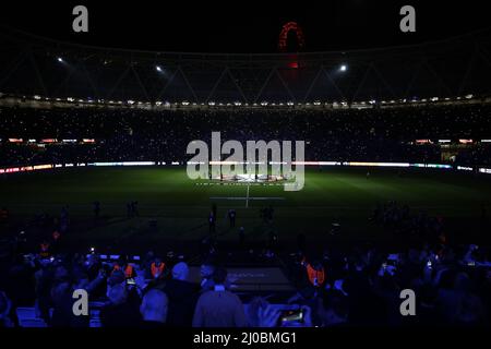 Londra, Regno Unito. 17th Mar 2022. Una visione generale dello stadio prima del calcio d'inizio durante la partita di football West Ham United contro Sevilla, UEFA Europa League, Round of 16, LEG 2 of 2, London Stadium, Londra, UK. 17th marzo 2022. Credit: Michael Zemanek/Alamy Live News Foto Stock