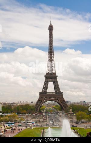 La Torre Eiffel vista dal Trocadero, Parigi, Francia. Foto Stock