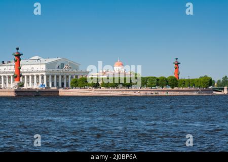 Spit di Vasilevsky Island e fiume Neva, San Pietroburgo, Russia Foto Stock