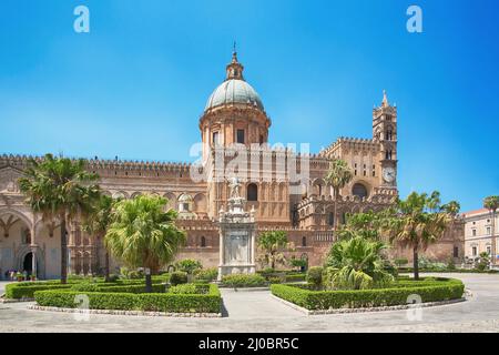 Cattedrale di Palermo (Cattedrale Metropolitana dell'Assunzione della Vergine Maria) a Palermo, Sicilia, Ital Foto Stock